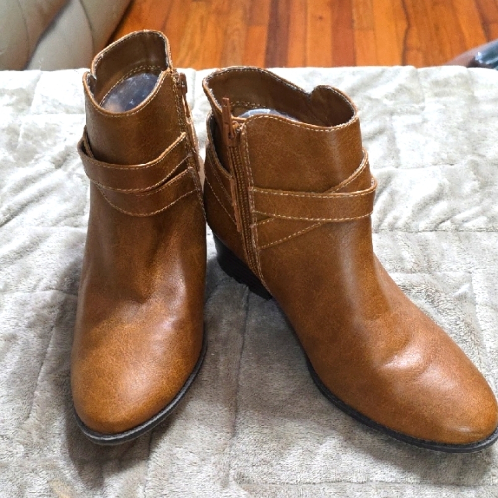 LC Lauren Conrad Women's Ankle Boots Brown Faux Leather Zips Sz 9 EUC
